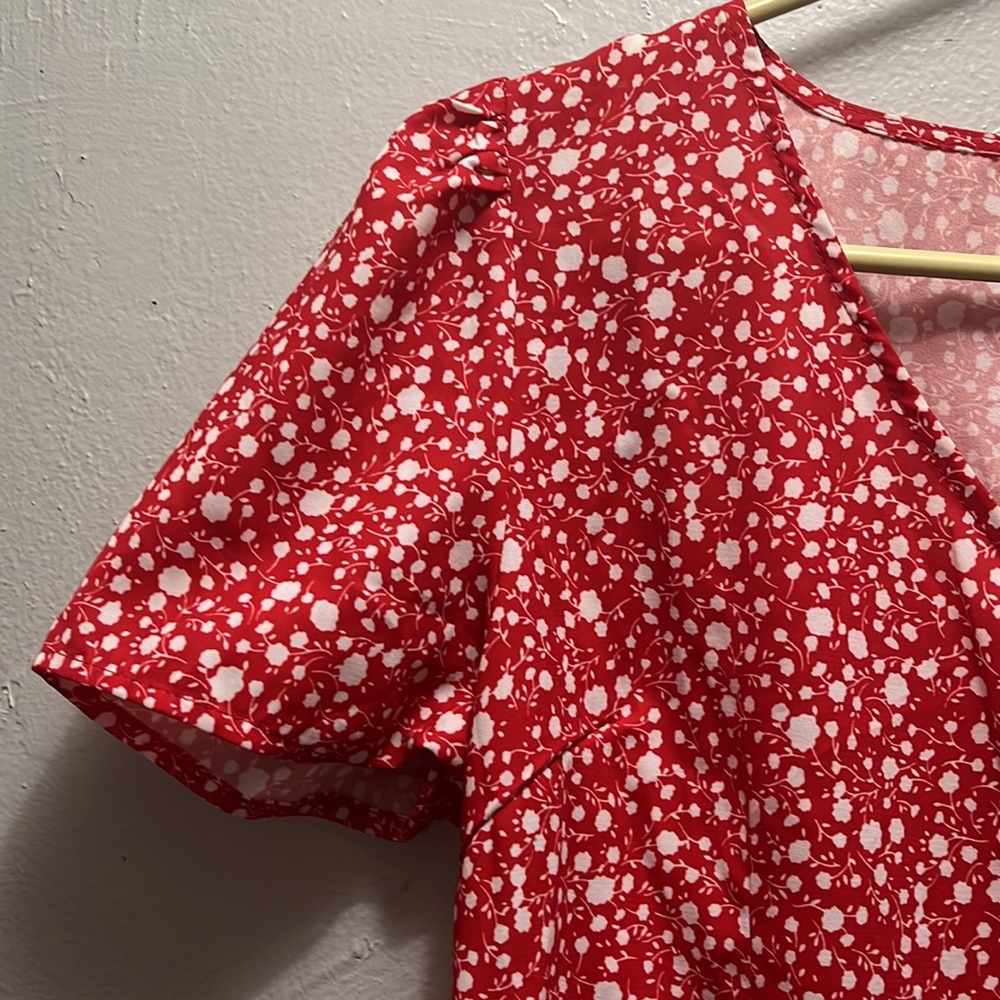 Red blouse - Picture 3 of 3